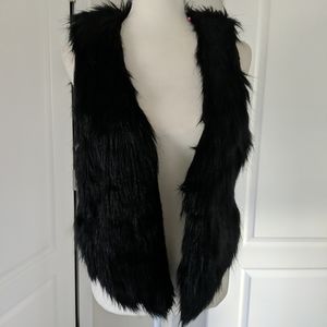 Me Jane Vest Size M Women’s black color Faux Fur Vest Sleeveless Jacket